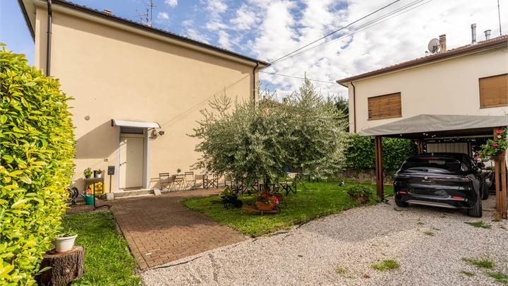 APPARTAMENTO DUE CAMERE CON GIARDINO -  VITTORIO VENETO